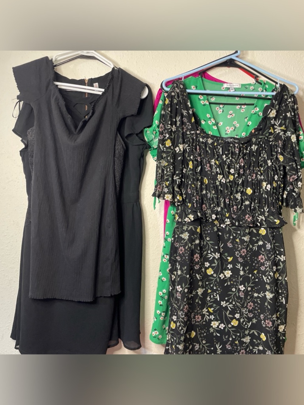 Women’s Size L Dress Bundle 7 pcs Floral & Black Dresses